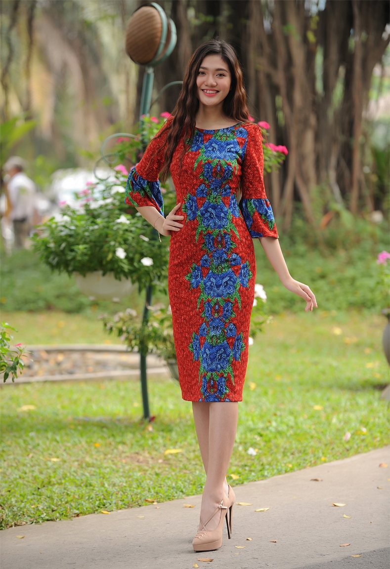 Đầm bông cổ tròn tay loe